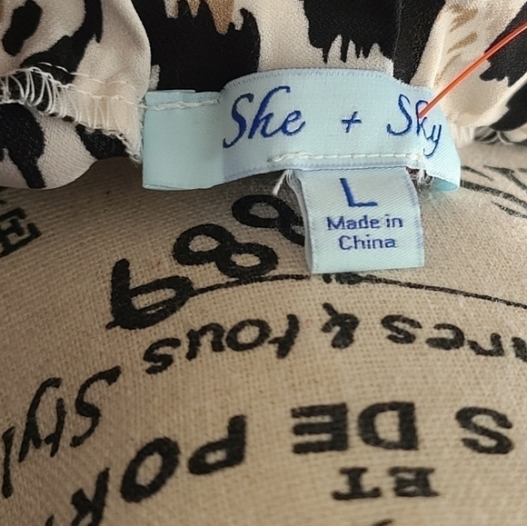 SHE & Sky Top size Large - Picture 5 of 8